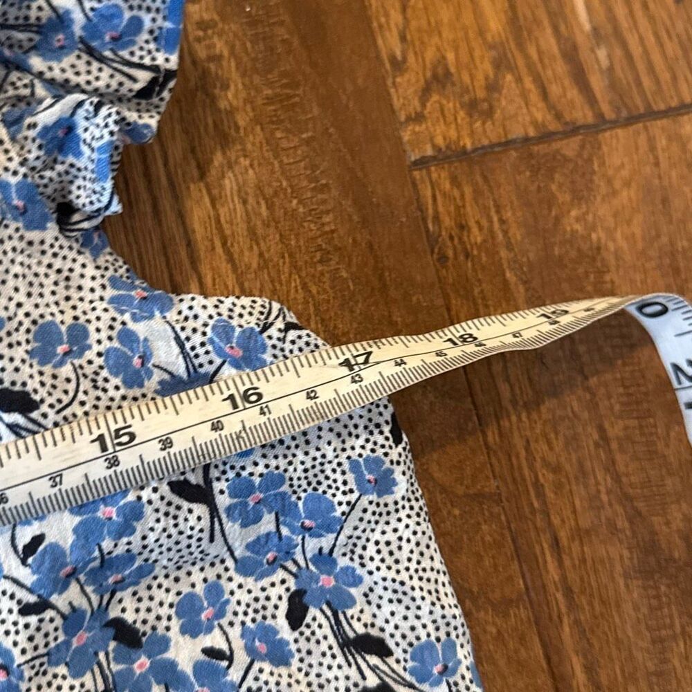 Loft bouquet ruffle blue floral top size xs - Picture 9 of 10